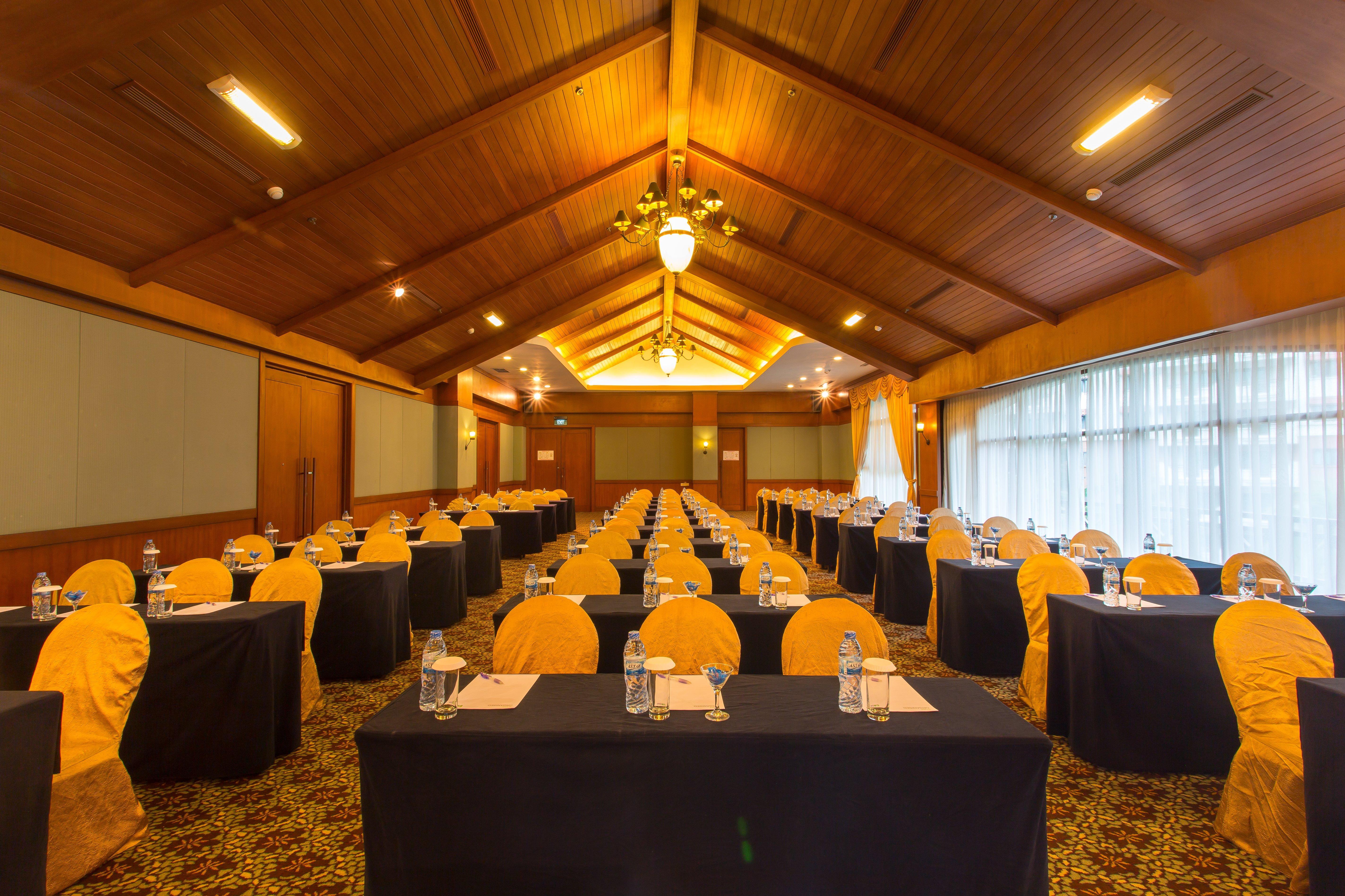 Resort Batam By Ihg 4*