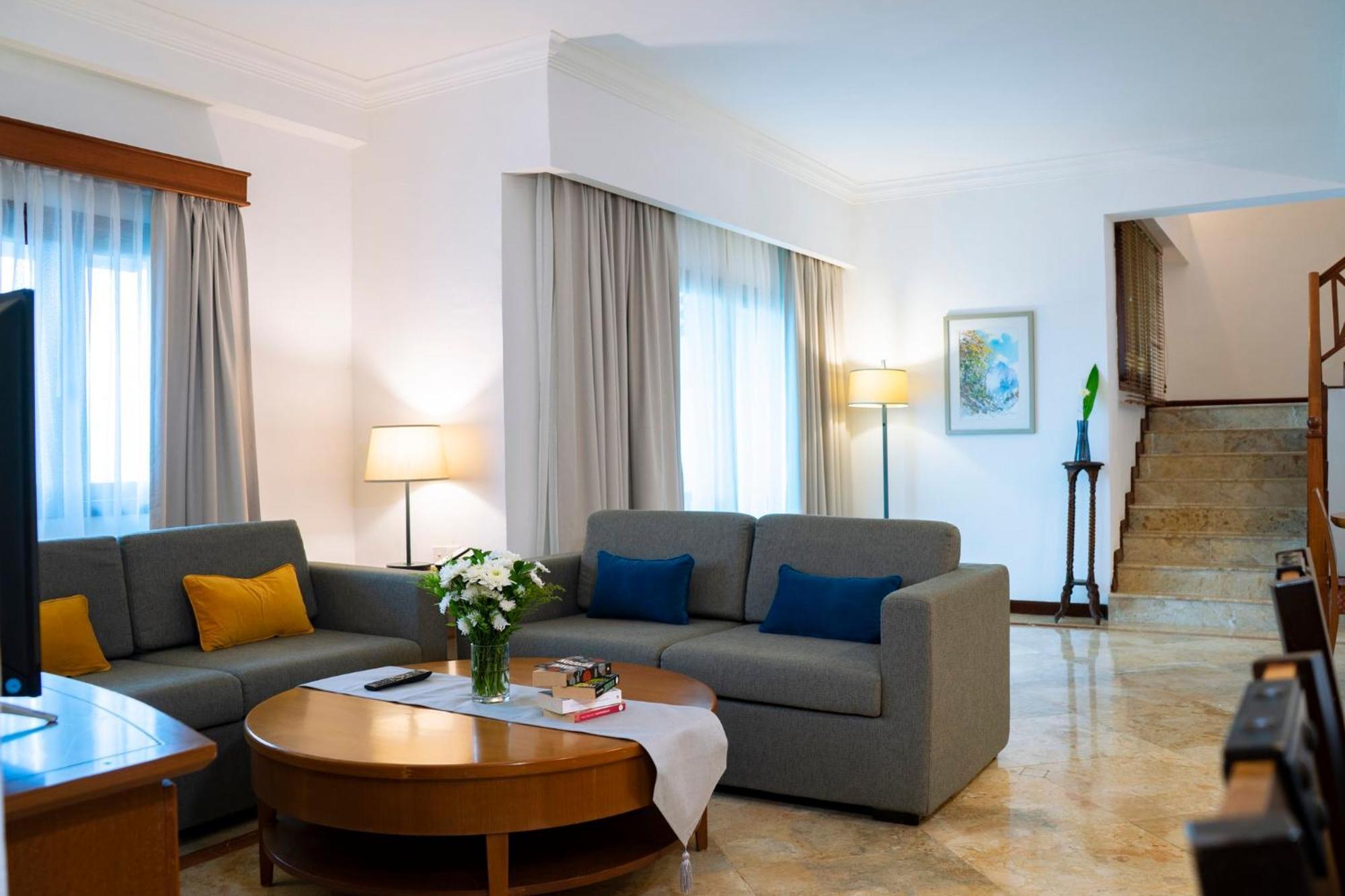 Batam By Ihg Resort 4*